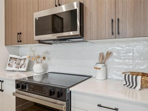 607-2770 Winster Rd, Langford, BC - Indoor Photo Showing Kitchen