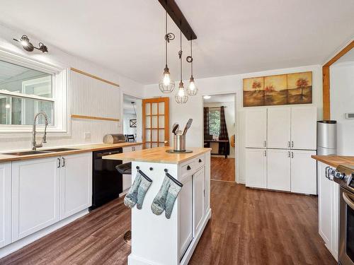 Kitchen - 2806 Rue Bourgie, Mascouche, QC - Indoor Photo Showing Kitchen With Double Sink