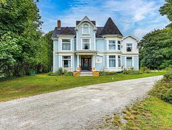 76 Montague Row  Digby, NS B0V 1A0