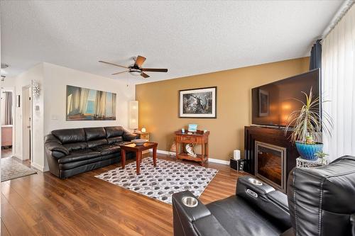 357 Holbrook Road, Kelowna, BC - Indoor Photo Showing Living Room With Fireplace