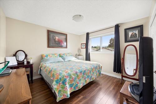 357 Holbrook Road, Kelowna, BC - Indoor Photo Showing Bedroom