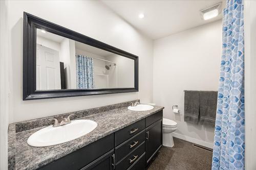 357 Holbrook Road, Kelowna, BC - Indoor Photo Showing Bathroom