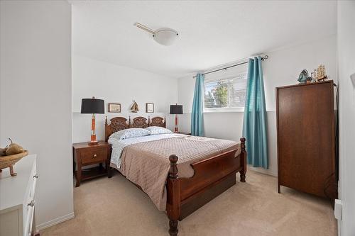 357 Holbrook Road, Kelowna, BC - Indoor Photo Showing Bedroom