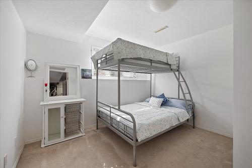 357 Holbrook Road, Kelowna, BC - Indoor Photo Showing Bedroom