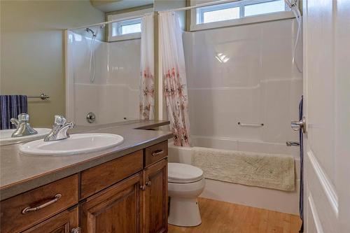 664 Mt York Drive, Coldstream, BC - Indoor Photo Showing Bathroom