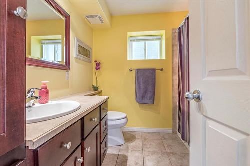 664 Mt York Drive, Coldstream, BC - Indoor Photo Showing Bathroom