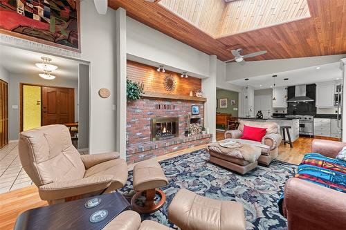 2132 Ryan Road, Penticton, BC - Indoor Photo Showing Living Room With Fireplace