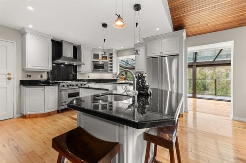 2132 Ryan Road, Penticton, BC - Indoor Photo Showing Kitchen With Upgraded Kitchen