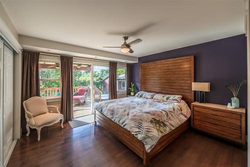 5545 Sawmill Road, Oliver, BC - Indoor Photo Showing Bedroom