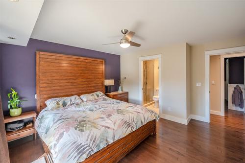 5545 Sawmill Road, Oliver, BC - Indoor Photo Showing Bedroom