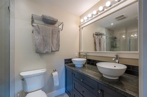 5545 Sawmill Road, Oliver, BC - Indoor Photo Showing Bathroom