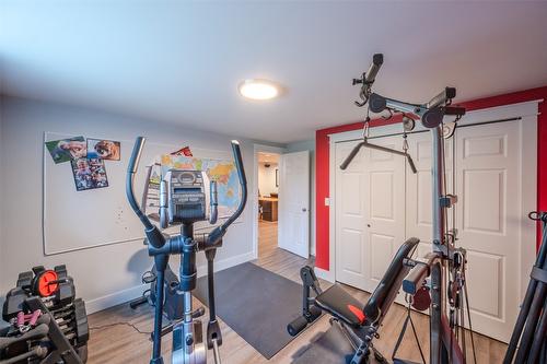 5545 Sawmill Road, Oliver, BC - Indoor Photo Showing Gym Room