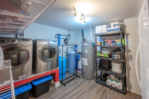 5545 Sawmill Road, Oliver, BC - Indoor Photo Showing Laundry Room