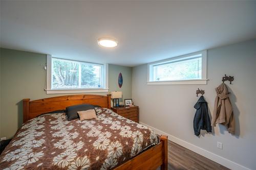 5545 Sawmill Road, Oliver, BC - Indoor Photo Showing Bedroom