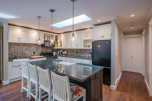 5545 Sawmill Road, Oliver, BC - Indoor Photo Showing Kitchen