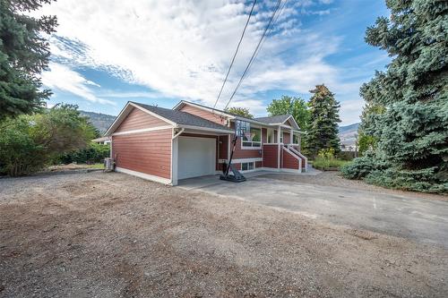 5545 Sawmill Road, Oliver, BC - Outdoor