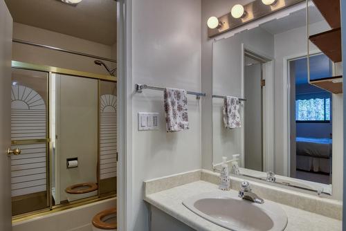 105-1191 Apex Mountain Road, Penticton, BC - Indoor Photo Showing Bathroom