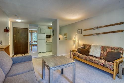 105-1191 Apex Mountain Road, Penticton, BC - Indoor Photo Showing Living Room