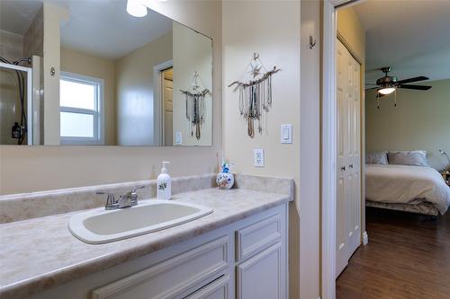 20-2055 Ethel Street, Kelowna, BC - Indoor Photo Showing Bathroom