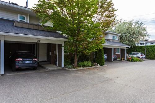 20-2055 Ethel Street, Kelowna, BC - Outdoor