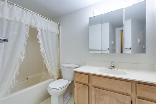 210-2477 Ingram Road, West Kelowna, BC - Indoor Photo Showing Bathroom