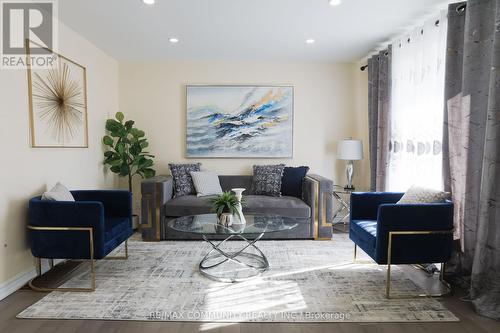 33 Windsor Avenue, Ajax, ON - Indoor Photo Showing Living Room