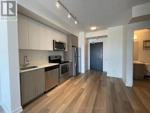 B407 - 5240 Dundas Street, Burlington, ON - Indoor Photo Showing Kitchen With Stainless Steel Kitchen