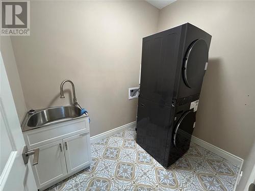 510 Water Rd, Amherstburg, ON - Indoor Photo Showing Laundry Room