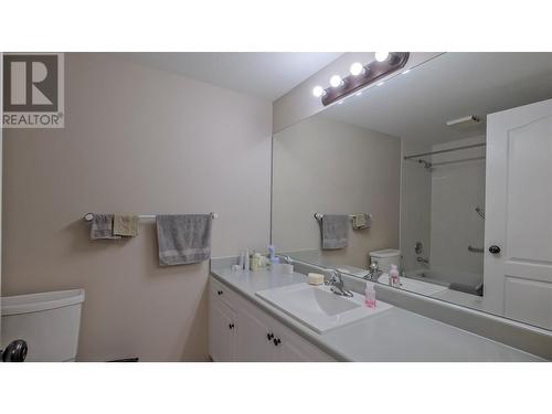 933 Harvey Avenue Unit# 101, Kelowna, BC - Indoor Photo Showing Bathroom