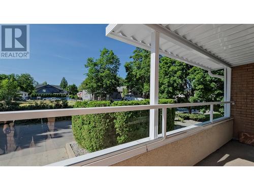 933 Harvey Avenue Unit# 101, Kelowna, BC - Outdoor