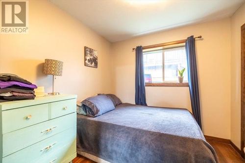 1099 Colclough Avenue, Fernie, BC - Indoor Photo Showing Bedroom