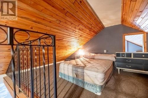 1099 Colclough Avenue, Fernie, BC - Indoor Photo Showing Bedroom