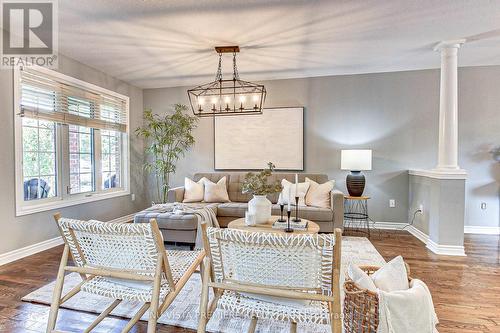 765 Marigold Street, London, ON - Indoor Photo Showing Living Room