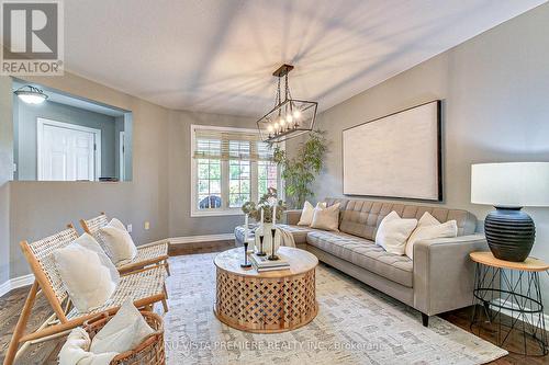 765 Marigold Street, London, ON - Indoor Photo Showing Living Room