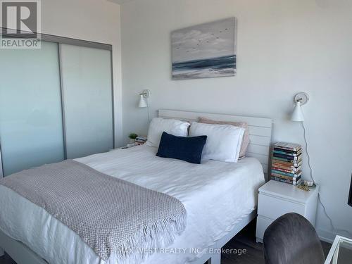 413 - 205 Manning Avenue, Toronto (Trinity-Bellwoods), ON - Indoor Photo Showing Bedroom