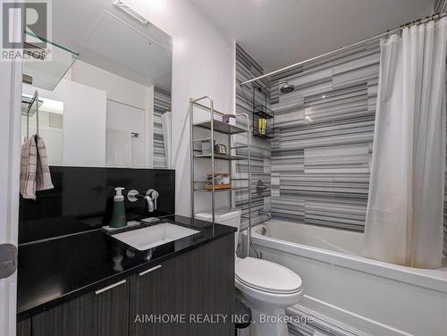 6103 - 100 Harbour Street, Toronto (Waterfront Communities), ON - Indoor Photo Showing Bathroom