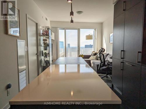 6103 - 100 Harbour Street, Toronto (Waterfront Communities), ON - Indoor