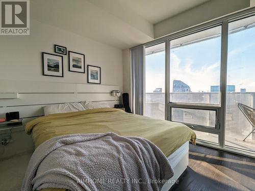 6103 - 100 Harbour Street, Toronto (Waterfront Communities), ON - Indoor Photo Showing Bedroom