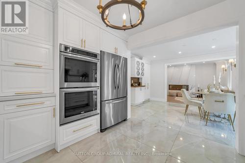 423 Mill Street, Richmond Hill (Mill Pond), ON - Indoor Photo Showing Kitchen