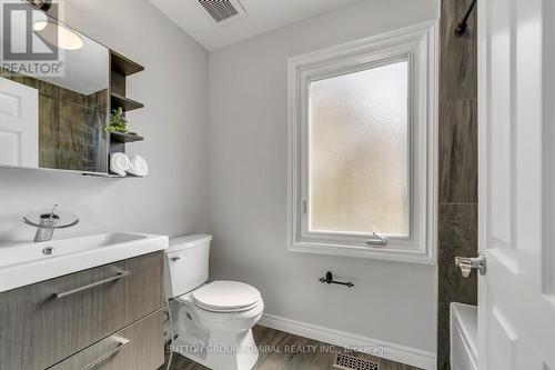 423 Mill Street, Richmond Hill (Mill Pond), ON - Indoor Photo Showing Bathroom