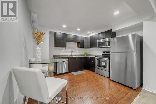 423 Mill Street, Richmond Hill (Mill Pond), ON - Indoor Photo Showing Kitchen