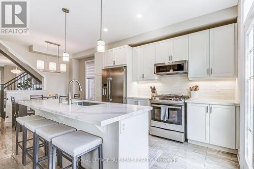 19 Pelham Drive, Vaughan, ON - Indoor Photo Showing Kitchen With Upgraded Kitchen