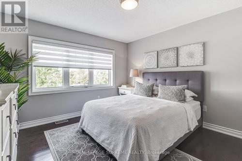 19 Pelham Drive, Vaughan, ON - Indoor Photo Showing Bedroom