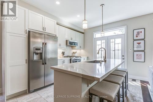 19 Pelham Drive, Vaughan, ON - Indoor Photo Showing Kitchen With Upgraded Kitchen