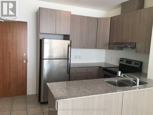 718 - 8323 Kennedy Road, Markham (Village Green-South Unionville), ON - Indoor Photo Showing Kitchen With Double Sink With Upgraded Kitchen