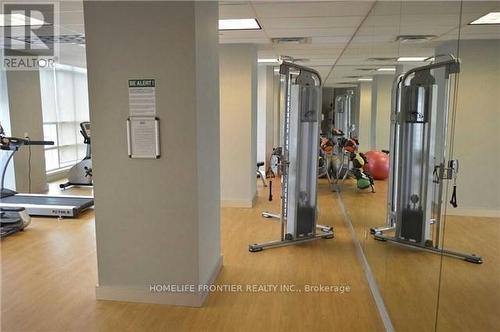 718 - 8323 Kennedy Road, Markham (Village Green-South Unionville), ON - Indoor Photo Showing Gym Room