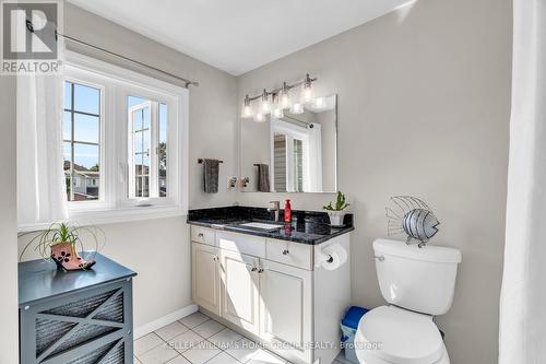 64 Gaw Crescent, Guelph (Pine Ridge), ON - Indoor Photo Showing Bathroom