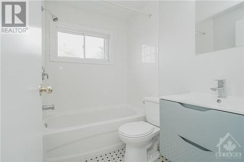 1311 Coldrey Avenue, Ottawa, ON - Indoor Photo Showing Bathroom