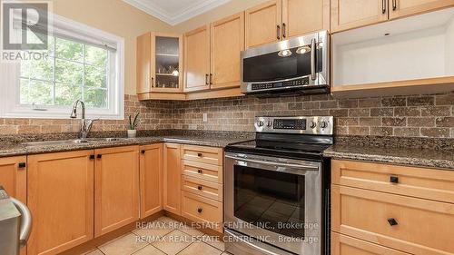 136 Van Scott Drive, Brampton (Northwest Sandalwood Parkway), ON - Indoor Photo Showing Kitchen With Double Sink