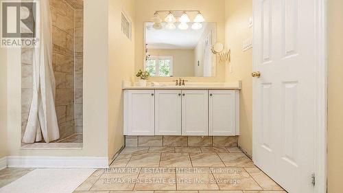 136 Van Scott Drive, Brampton (Northwest Sandalwood Parkway), ON - Indoor Photo Showing Bathroom